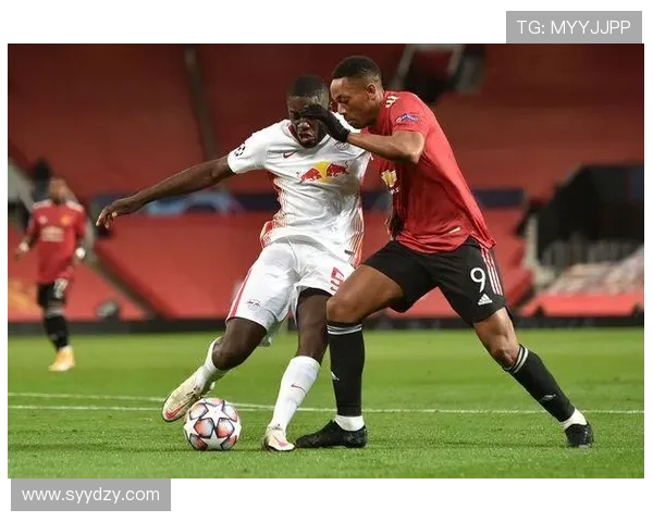 “各种梗”系列皇马和曼联的小幅亲签版画 “各种梗”系列皇马和曼联的小幅亲签版画